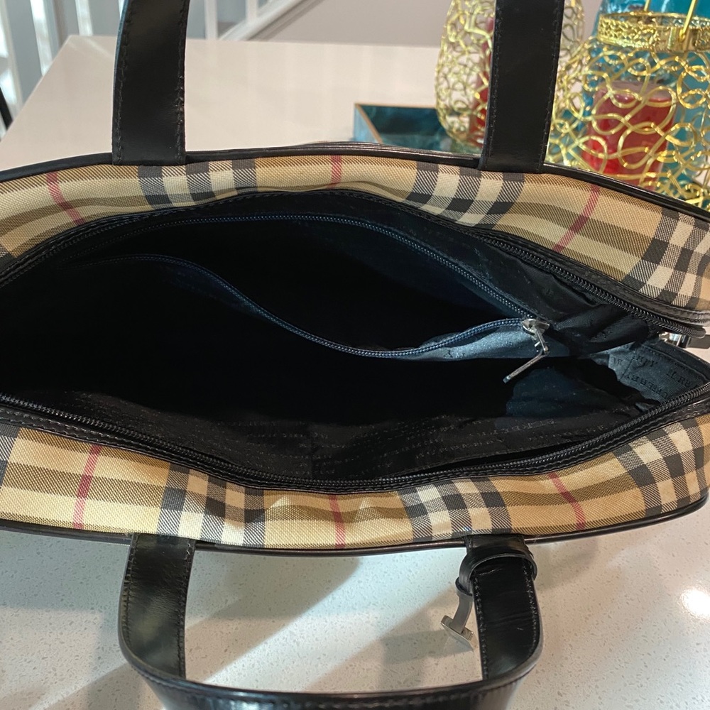 ‼️SOLD‼️Burberry Handbag - Picture 4 of 7